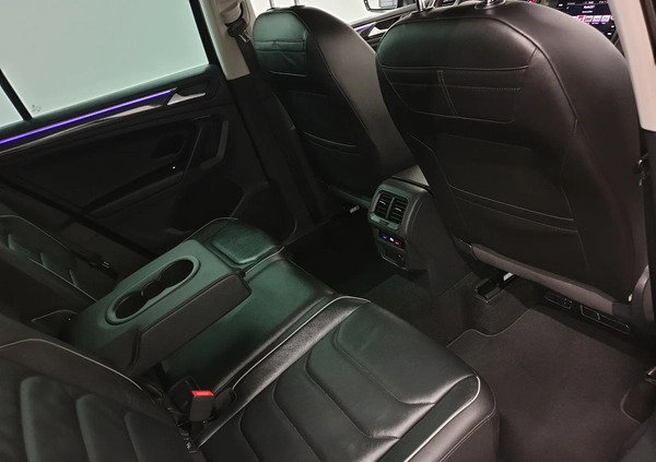 Volkswagen Tiguan cena 134999 przebieg: 141000, rok produkcji 2021 z Głuszyca małe 781